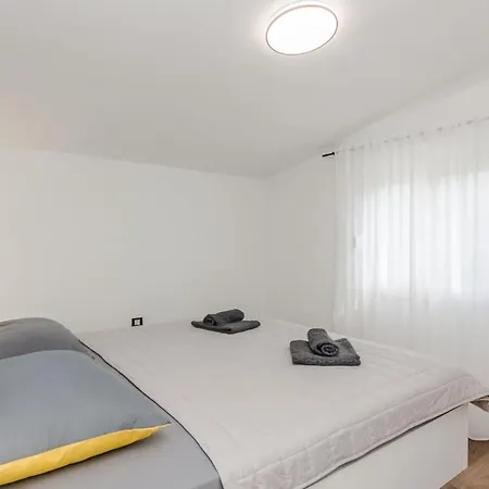 Nice Home In Privlaka With House Sea View