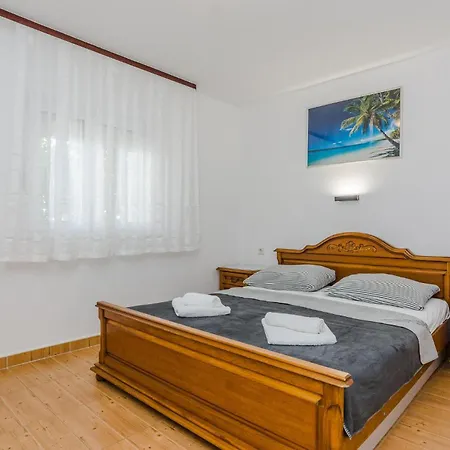 Ferienhaus Nice Home In Privlaka With House Sea View *