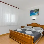 Σπίτι διακοπών 5 Bedroom Awesome In *