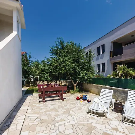 5 Bedroom Awesome In Privlaka (Zadar)