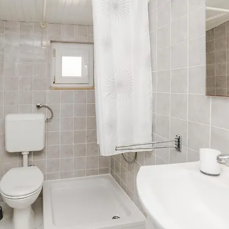 5 Bedroom Awesome Home In Privlaka Ferienhaus Privlaka (Zadar)