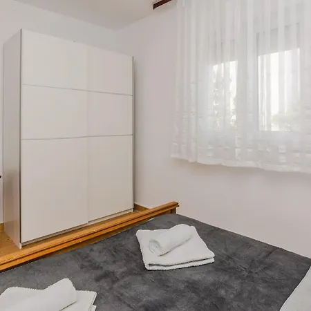 Amazing Home In Privlaka With House Sea View Privlaka (Zadar)