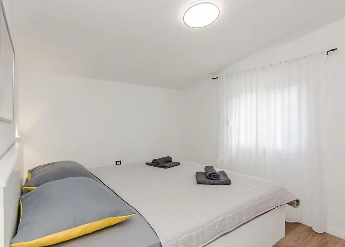 5 Bedroom Awesome In