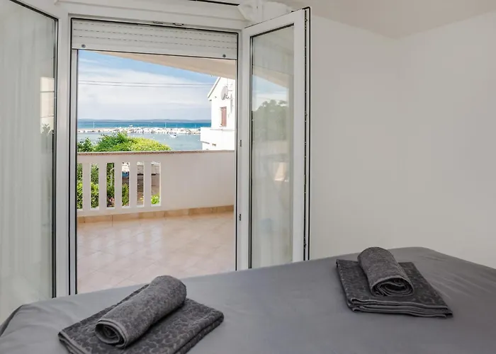 5 Bedroom Awesome In * Privlaka (Zadar)
