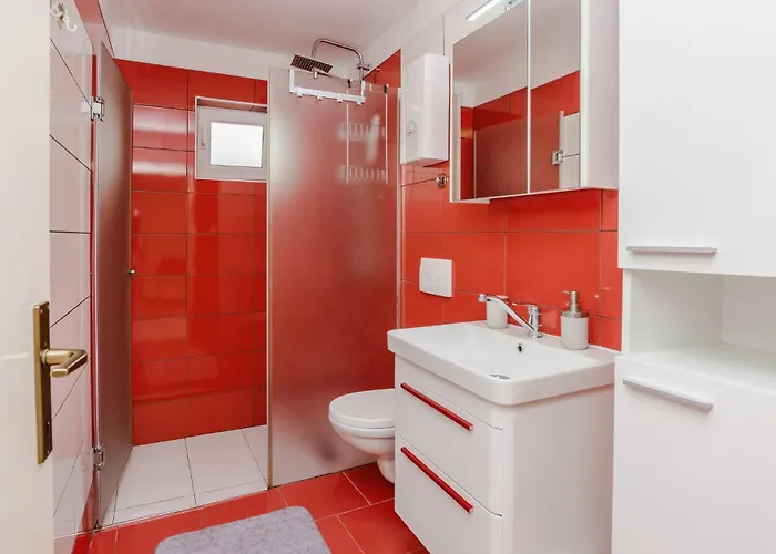 5 Bedroom Awesome In Privlaka (Zadar)