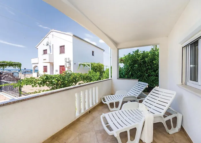 5 Bedroom Awesome In Privlaka (Zadar)