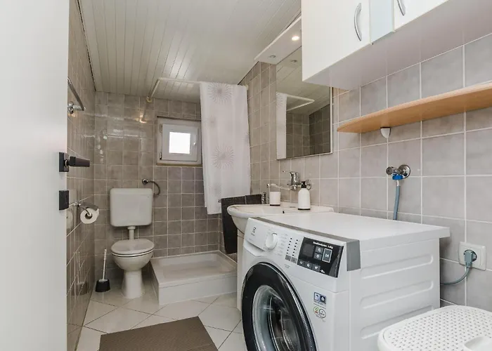 5 Bedroom Awesome In * Privlaka (Zadar)